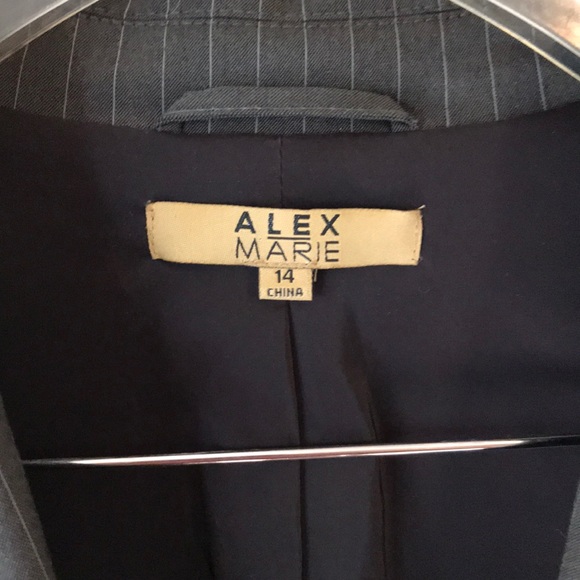 Brown pinstriped suit - Picture 3 of 6